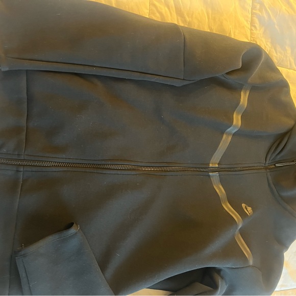 Nike tech - Picture 3 of 5